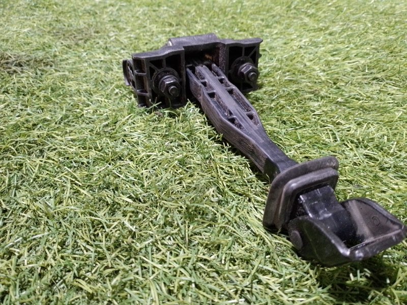 Ограничитель двери