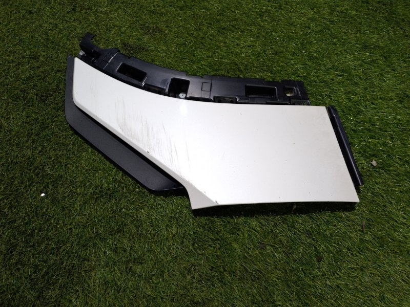 Накладка переднего крыла левого