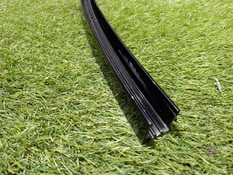 Молдинг задней правой двери