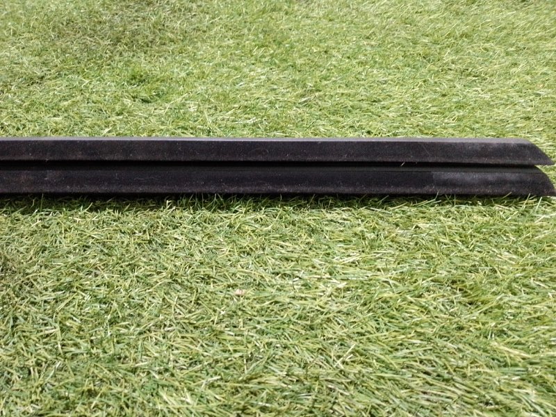 Уплотнитель (бархотка) стекла двери