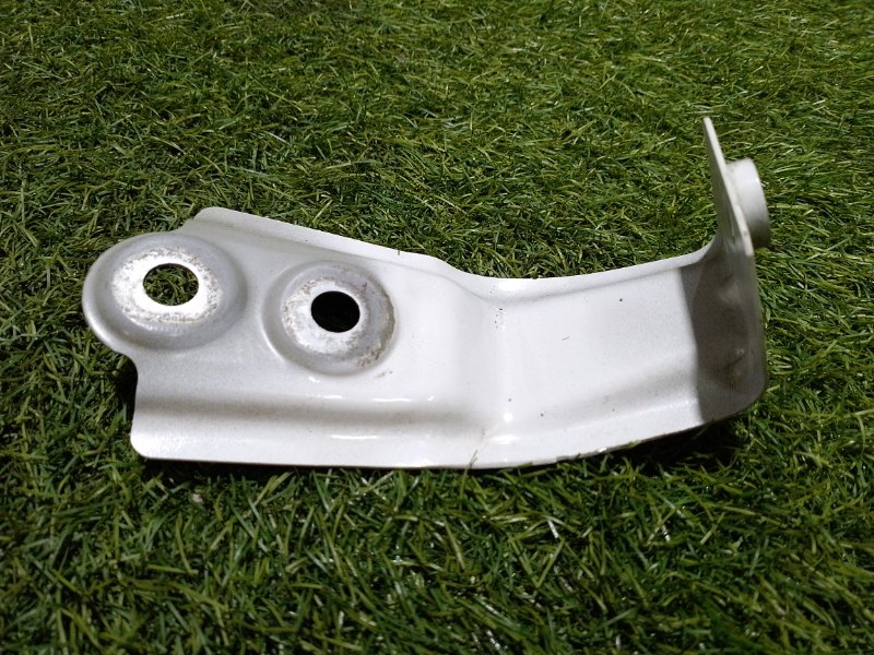 Кронштейн крепления крыла