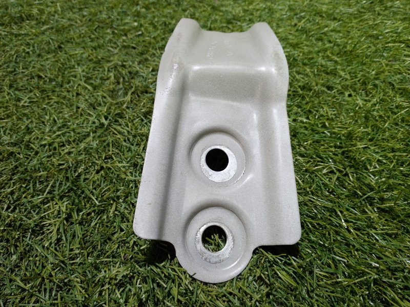 Кронштейн крепления крыла