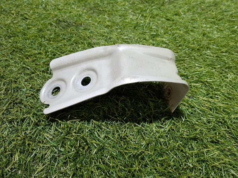 Кронштейн крепления крыла