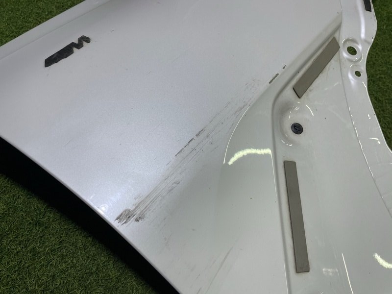 Крыло переднее правое