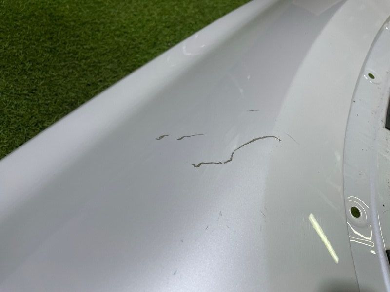 Крыло переднее правое