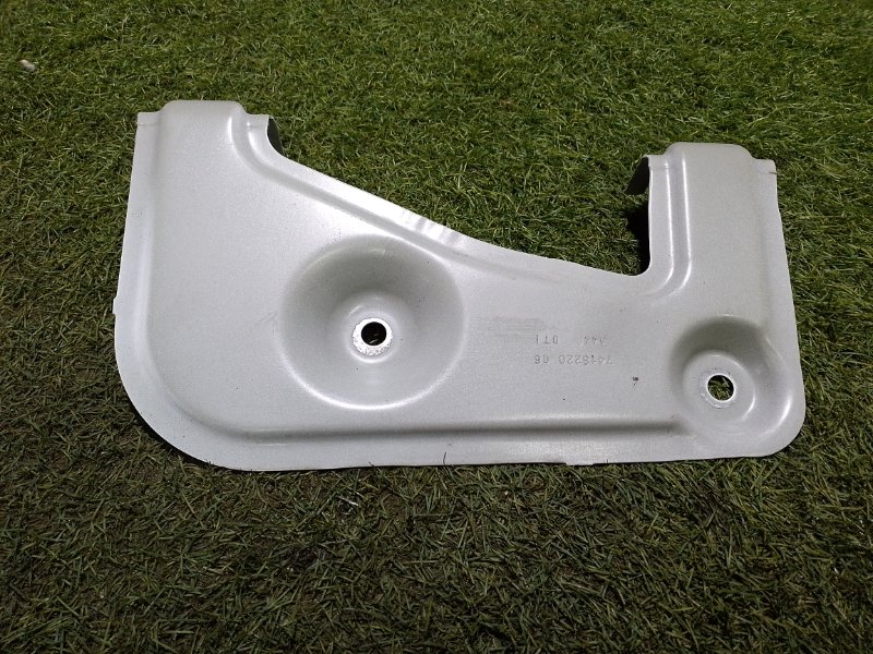 Кронштейн крепления крыла