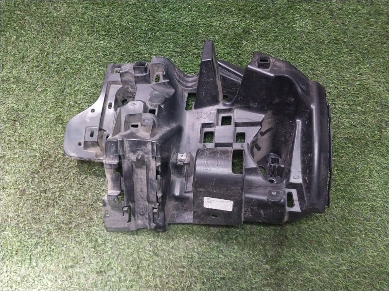 Кронштейн заднего бампера правый