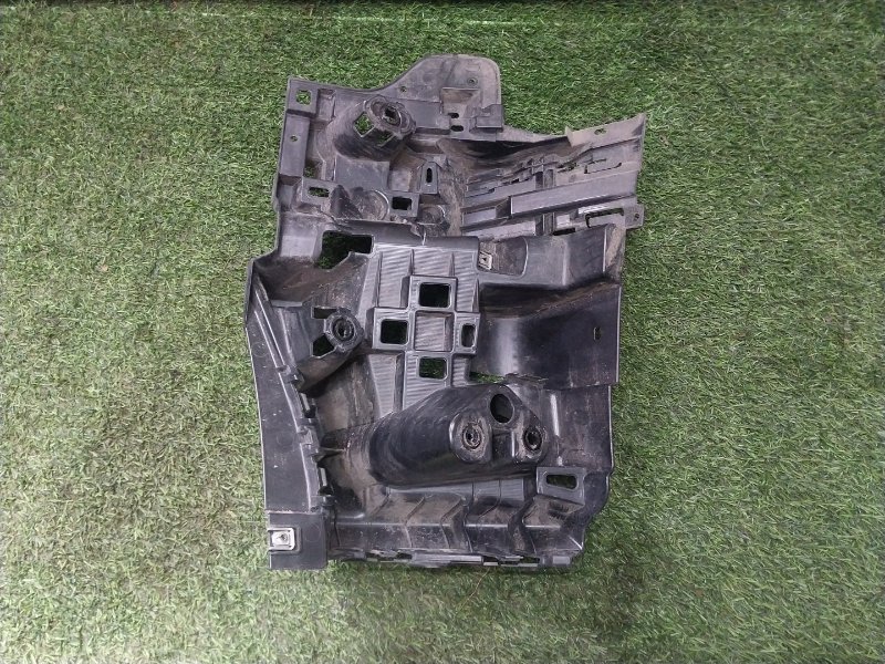 Кронштейн заднего бампера правый