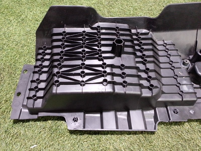 Поддон в багажник с высоким бортом