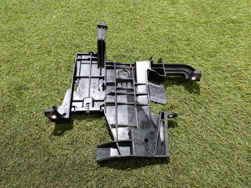 Кронштейн блока управления двигателем