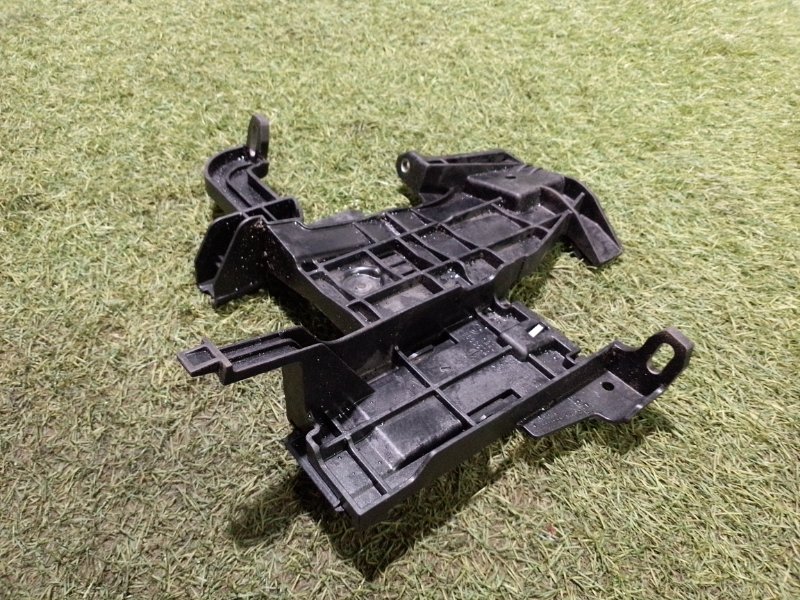 Кронштейн блока управления двигателем