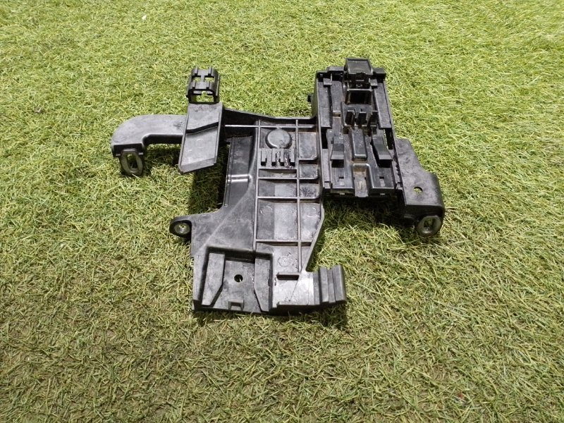 Кронштейн блока управления двигателем