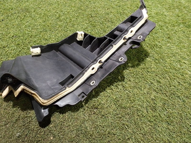 Пepeгopoдкa моторного oтсeка