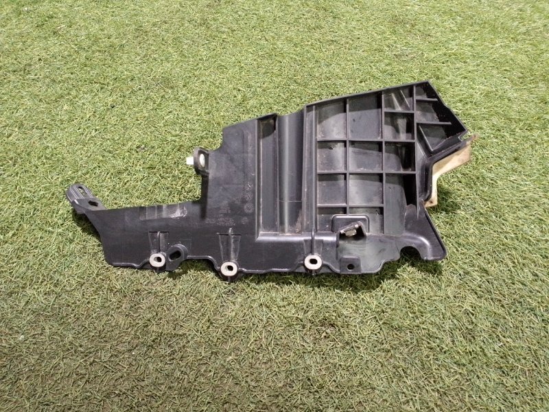 Пepeгopoдкa моторного oтсeка