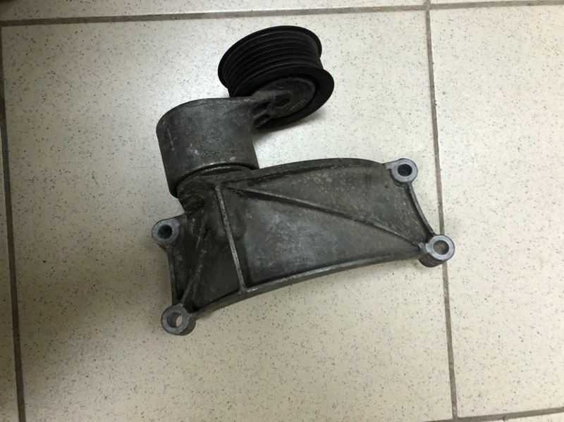 Кронштейн генератора