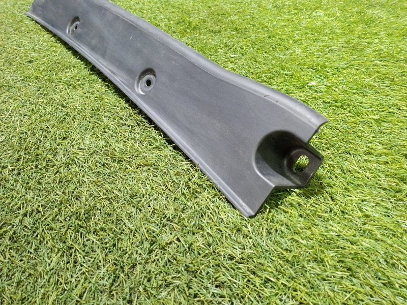 Накладка крышки багажника