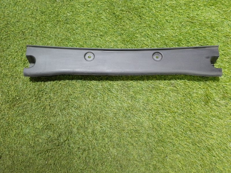 Накладка крышки багажника