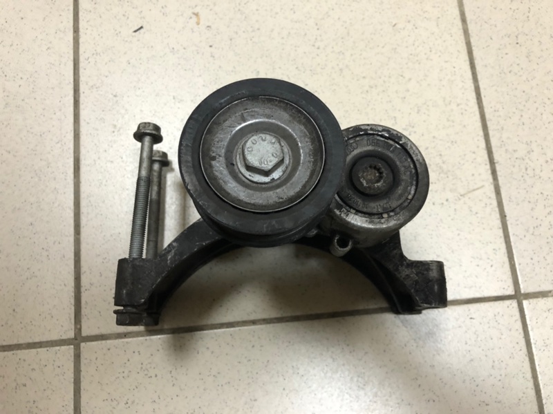 Кронштейн генератора