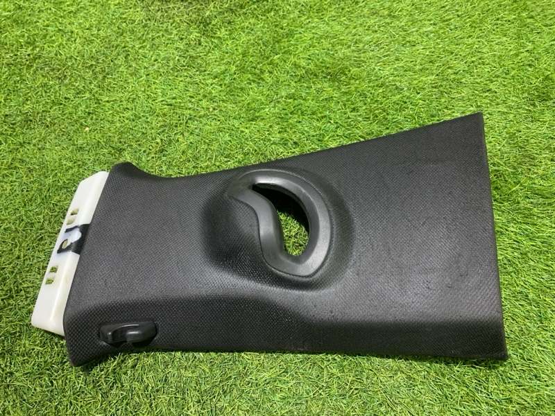 Накладка стойки