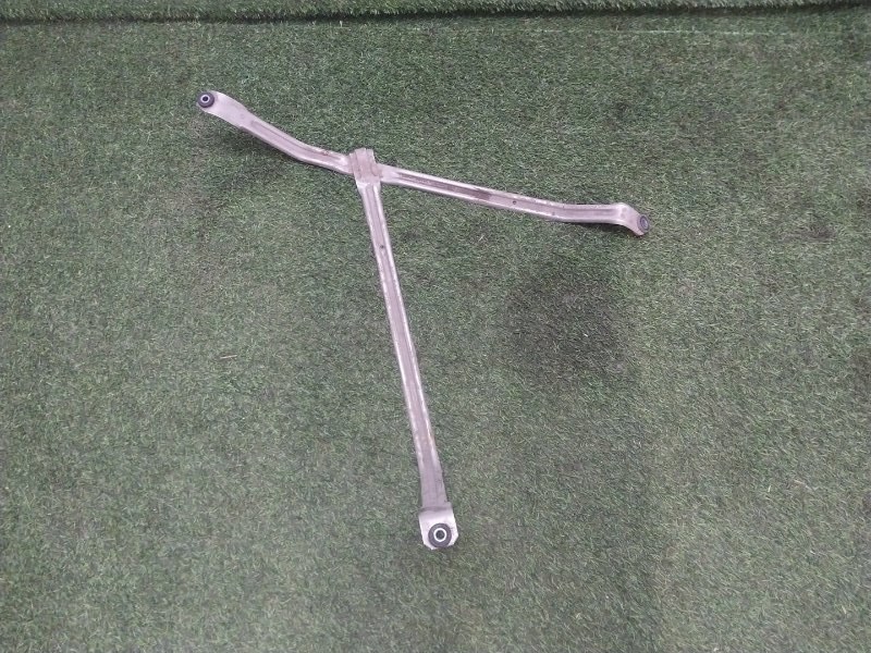 Кронштейн крепления топливного бака