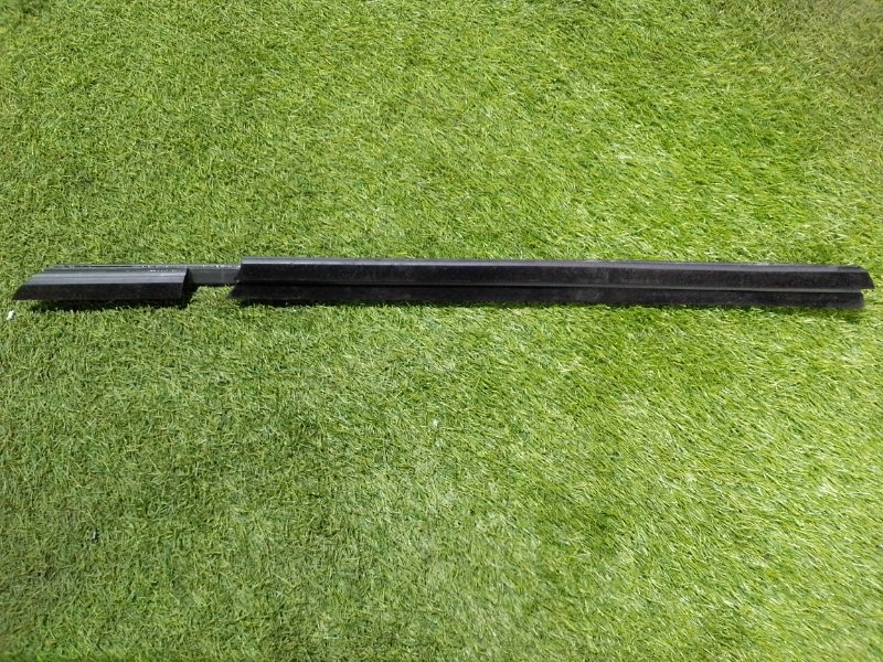 Уплотнитель стекла двери