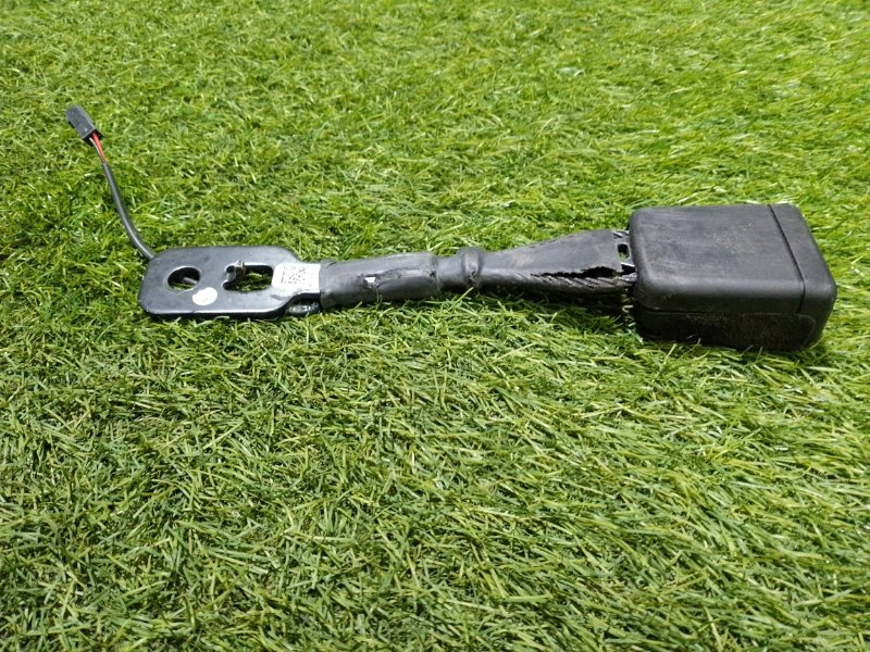 Ответная часть ремня безопасности