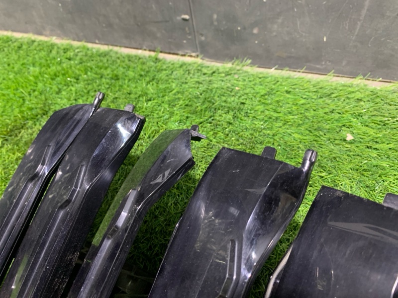 Жалюзи (воздуховод) бампера переднего