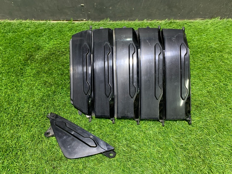 Жалюзи (воздуховод) бампера переднего