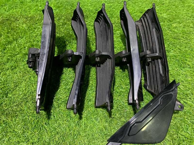 Жалюзи (воздуховод) бампера переднего