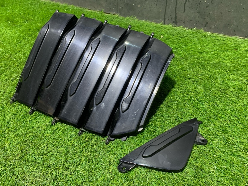 Жалюзи (воздуховод) бампера переднего