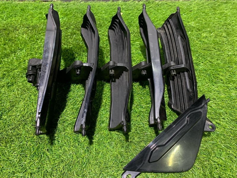 Жалюзи (воздуховод) бампера переднего