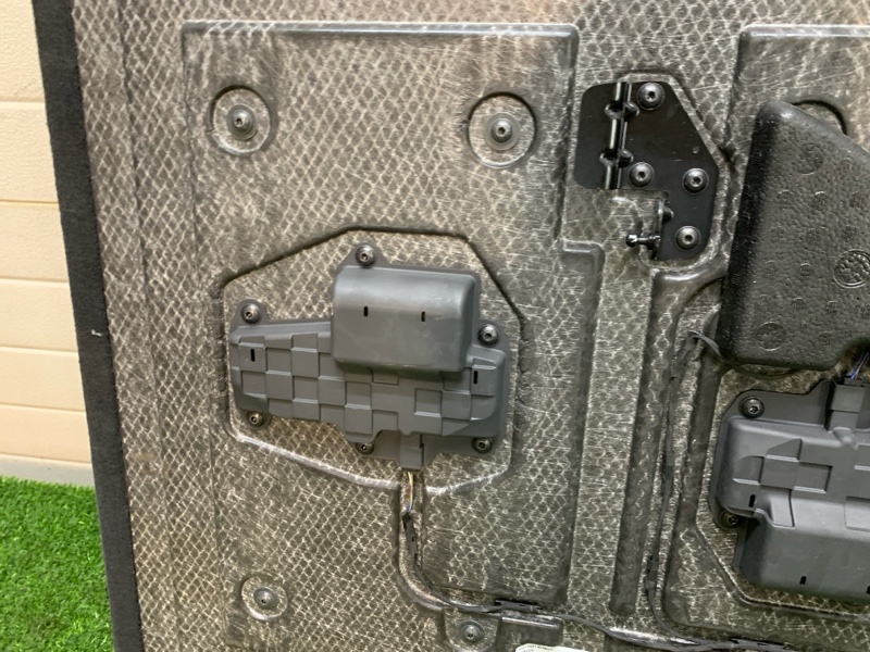 Пол багажника