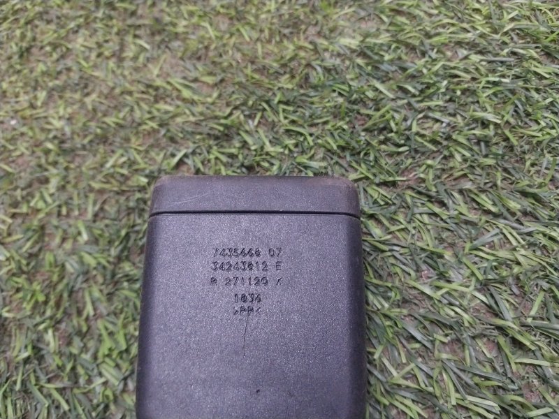 Ответная часть ремня безопасности