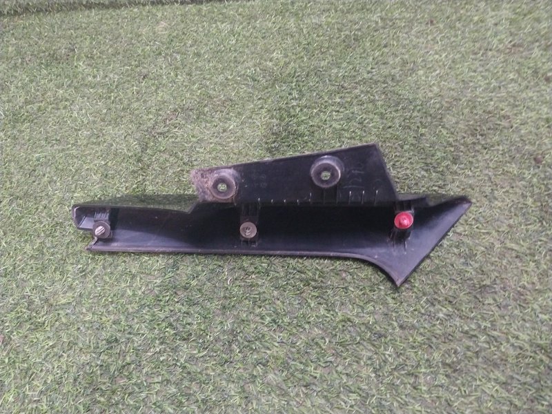 Накладка крышки багажника