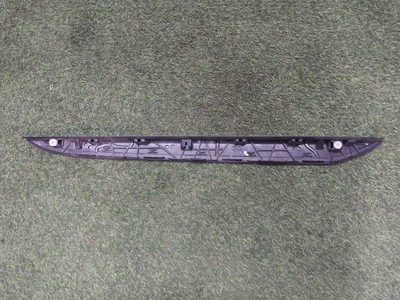 Накладка крышки багажника