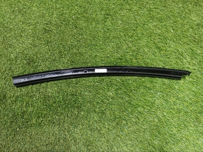 Накладка стекла заднего левого