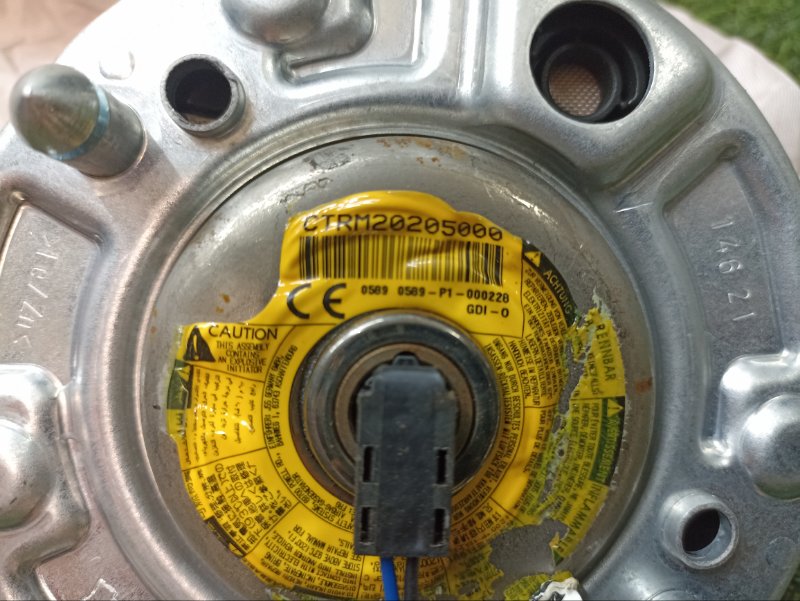 Подушка безопасности в рулевое колесо