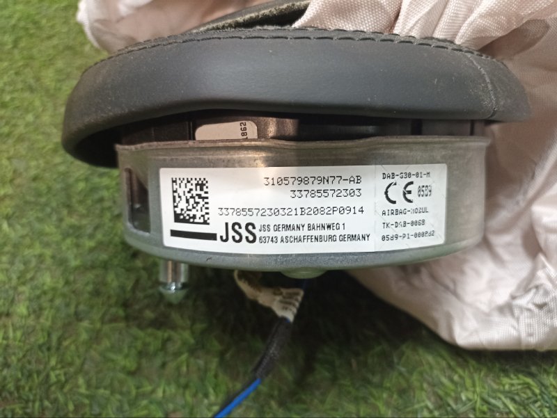 Подушка безопасности в рулевое колесо