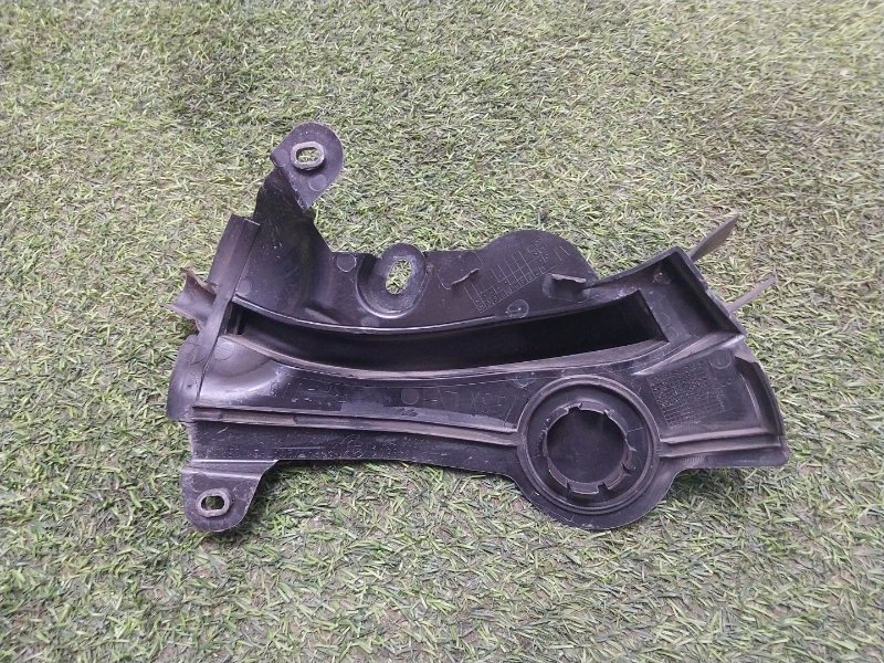 Уплотнитель капота