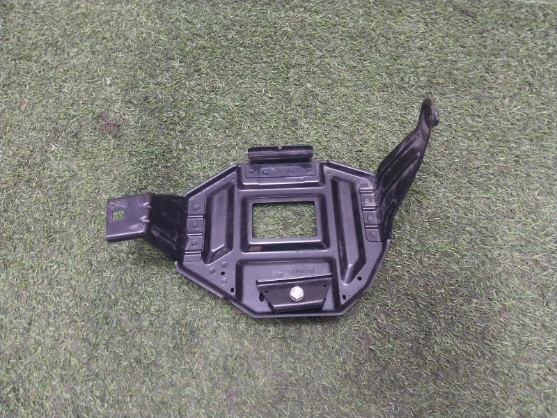 Площадка под аккумулятор (АКБ)