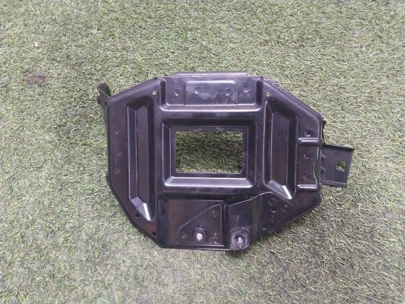 Площадка под аккумулятор (АКБ)