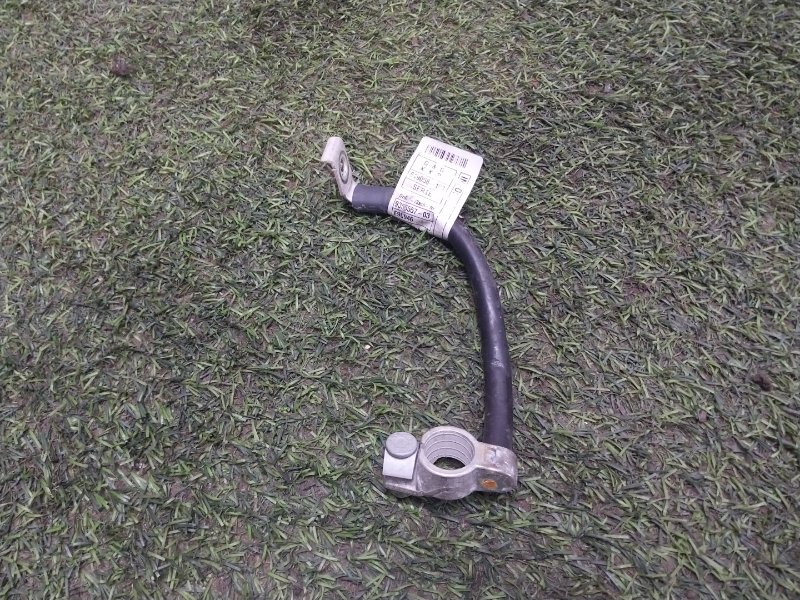 Клемма аккумулятора -