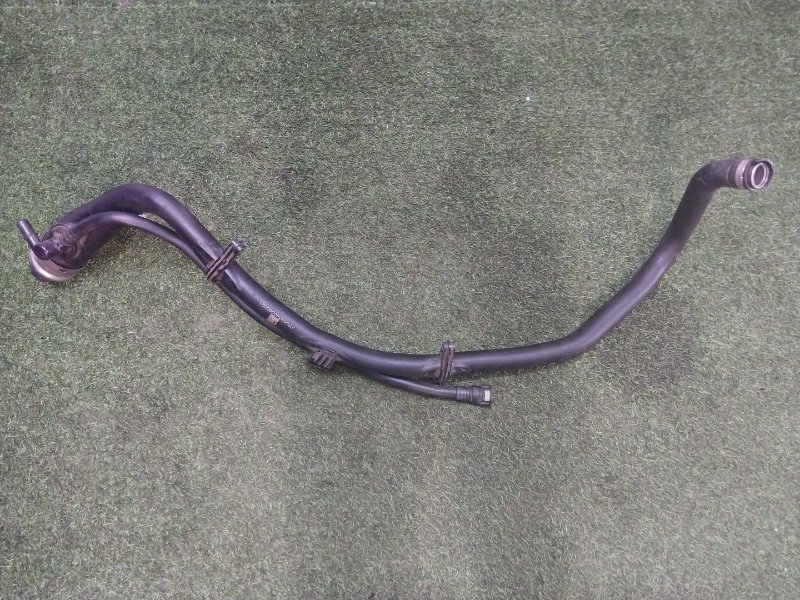 Горловина топливного бака