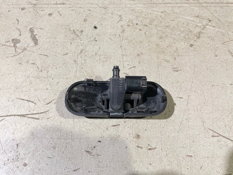 Форсунка омывателя лобового стекла