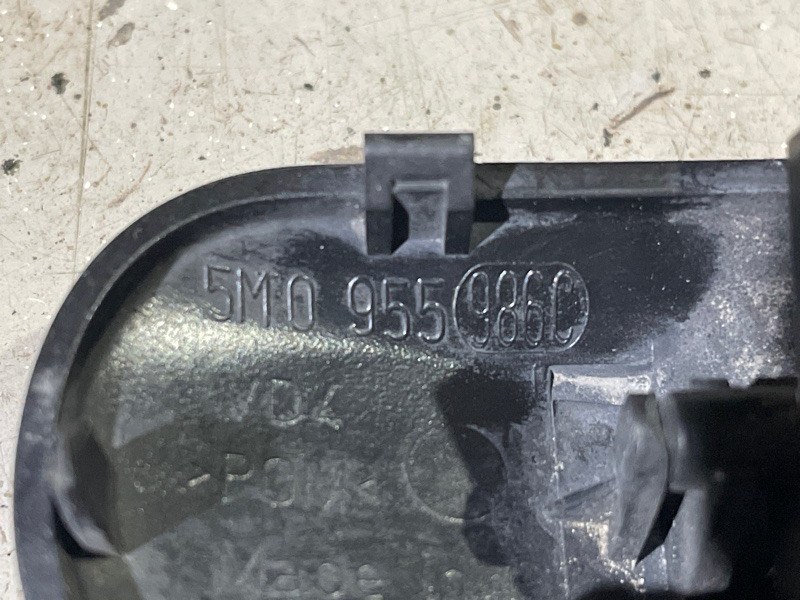 Форсунка омывателя лобового стекла