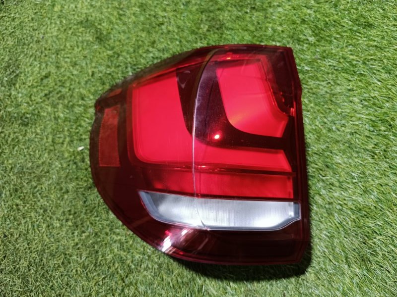 Фонарь задний наружный левый