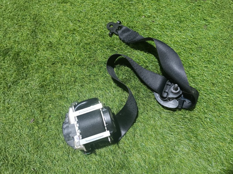 Ремень безопасности