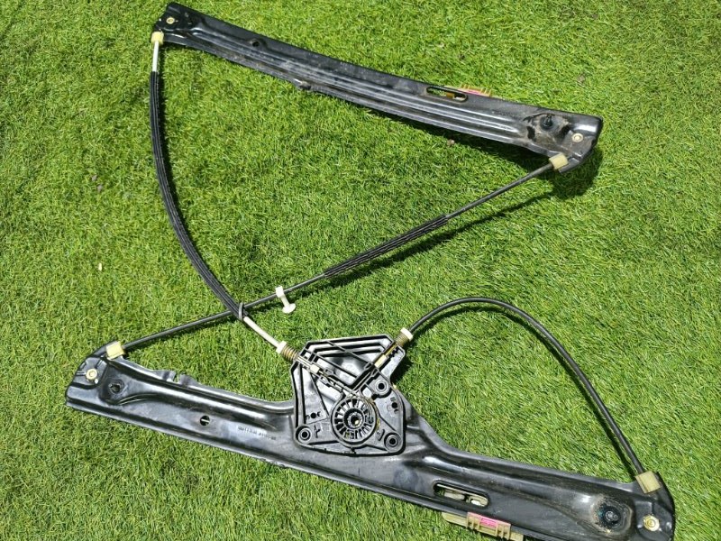 Стеклоподъемник электр. передний правый