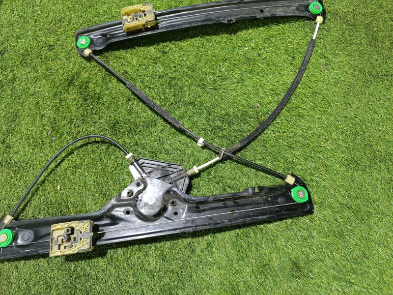 Стеклоподъемник электр. передний правый