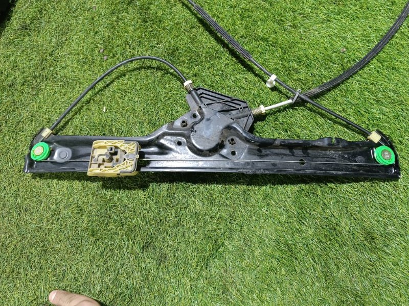 Стеклоподъемник электр. передний правый